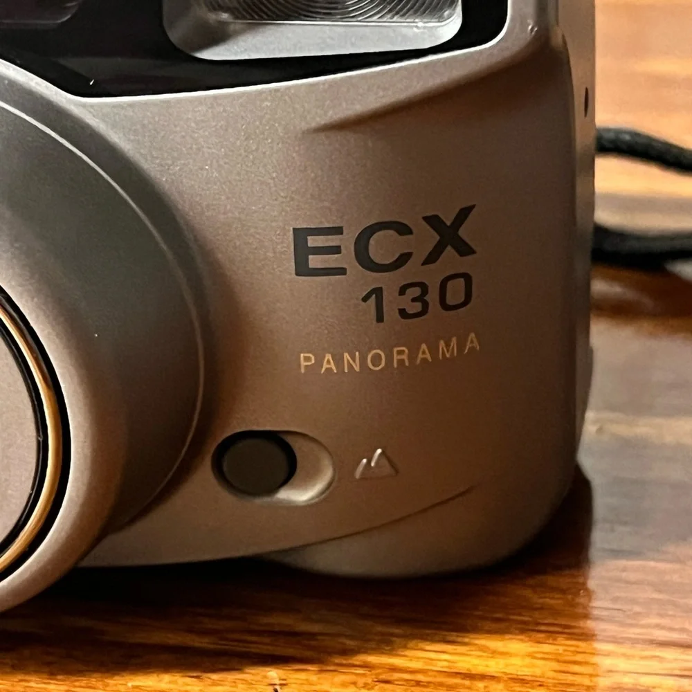 Samsung ECX 130 Panorama Quartz Date 35mm Point & Shoot Film Camera w/carry case